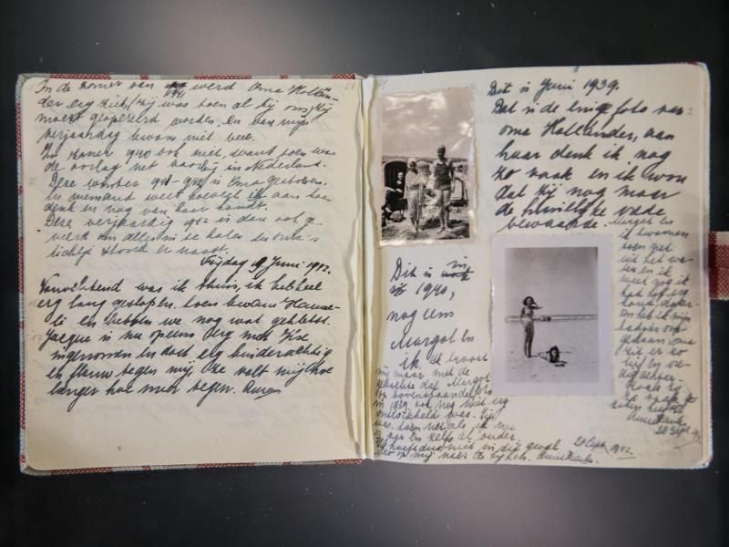 Ein Faksimile des Tagebuchs der Anne Frank in der Frankfurter Ausstellung „Anne Frank. Ein Mädchen aus Deutschland”. Foto: Andreas Arnold