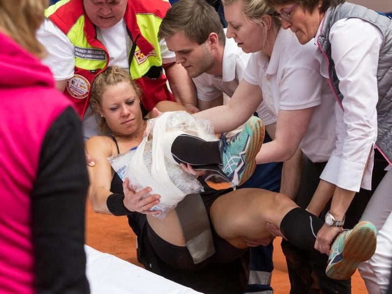 Laura Siegemund hat sich schwer am Knie verletzt. Foto: Daniel Karmann