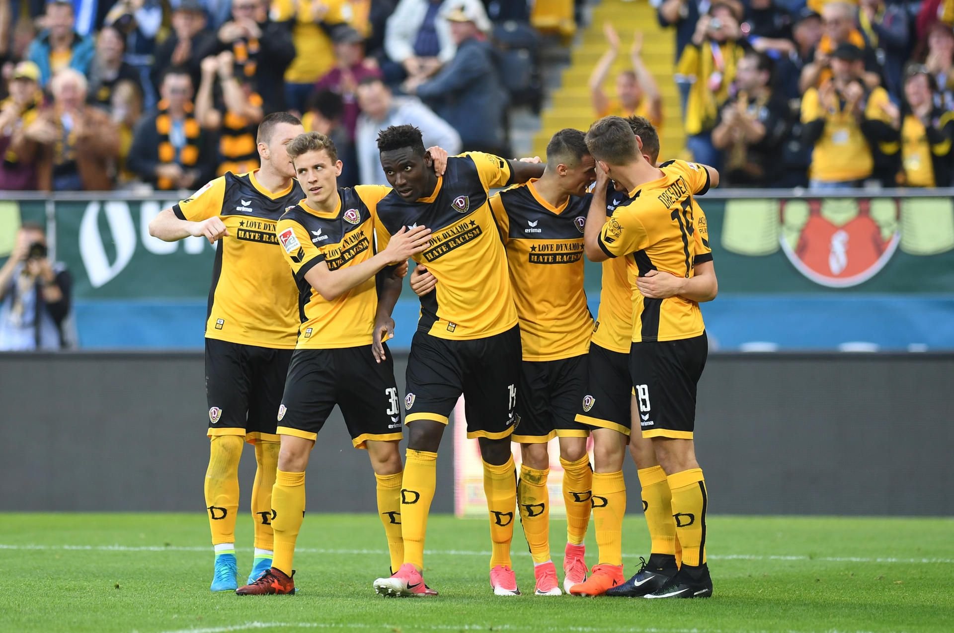 Dynamo Dresden spielt am 10. November bei Rot-Weiß Erfurt.