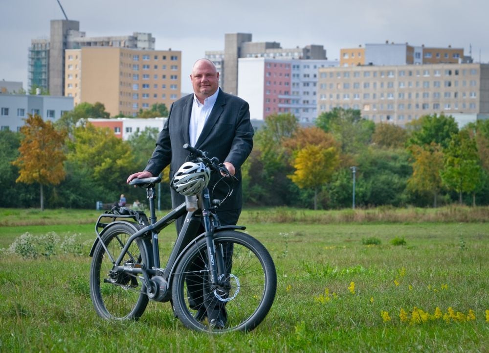 Der OB-Kandidat Hendrik Lange (Die Linke) lebt gern in Halle-Neustadt.
