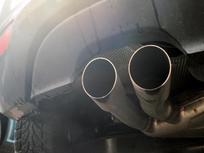 Der Kraftstoffverbrauch hängt direkt mit dem Ausstoß des klimaschädlichen Kohlendioxids (CO2) zusammen. Foto: Hendrik Schmidt
