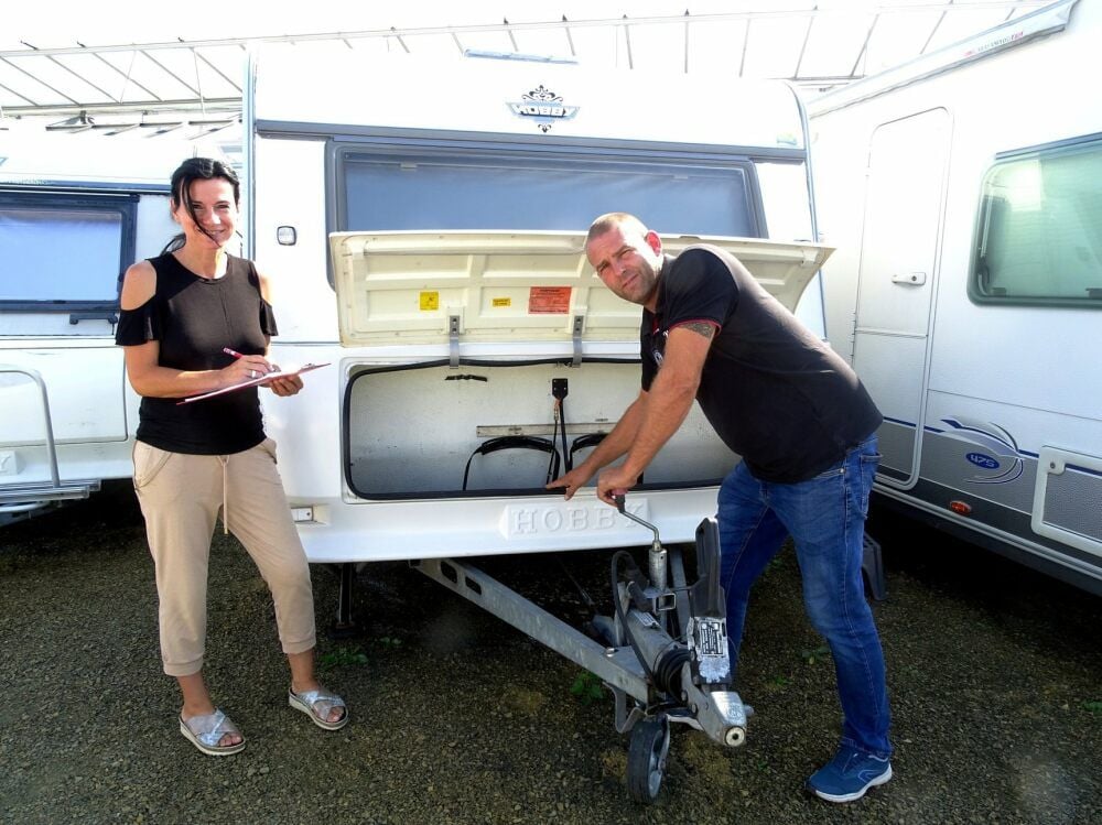 Doreen und André Cäsar betreiben seit 2013 in Mark Zwuschen Handel einschließlich Service mit gebrauchten Wohnwagen.