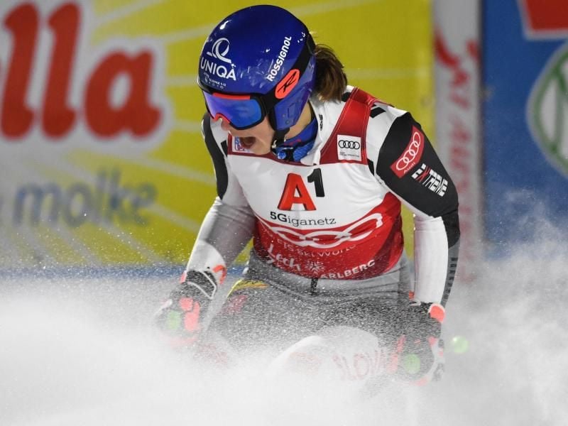 Petra Vlhova aus der Slowakei gewann den Parallel-Weltcup in Lech. Foto: Martin Baumann/TASR/dpa