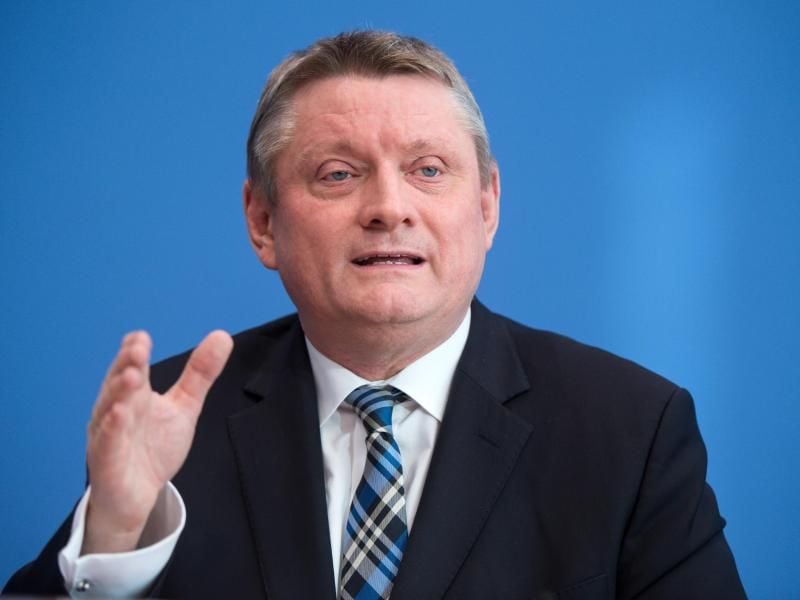„Wenn Antibiotika nicht mehr wirken, bricht eine tragende Säule unserer Gesundheitsversorgung weg”, sagt Hermann Gröhe. Foto: Bernd von Jutrczenka
