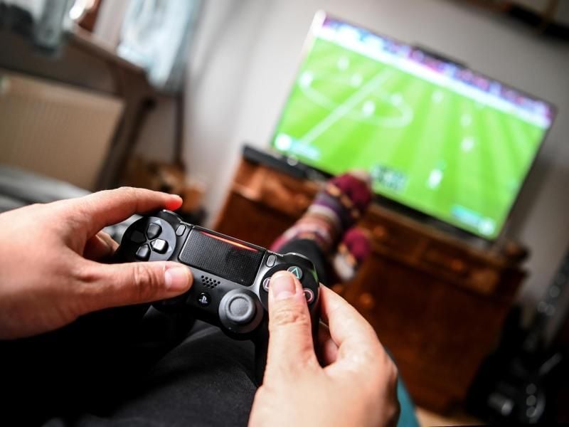 Sport geht auch an der Spielekonsole oder am PC. Foto: Britta Pedersen/dpa-Zentralbild/dpa