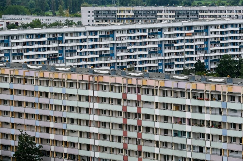 Blick auf die Plattenbauten in der südlichen Neustadt von Halle: Hier sind die Mieten vergleichsweise am günstigsten.