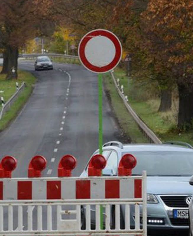 Viele Straßen im Landkreis sind gesperrt.
