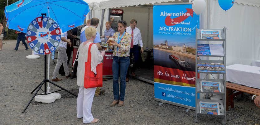 Der AfD-Stand auf dem Sachsen-Anhalt-Tag in Sangerhausen, an dem Mario Lehmann seine Partei vertritt.