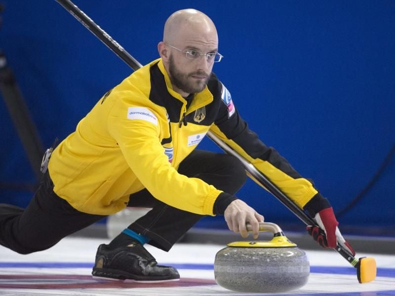 Das deutsche Team um Skip Alexander Baumann startete mit einem Sieg und einer Niederlage in die WM. Foto: Jonatha Hayward