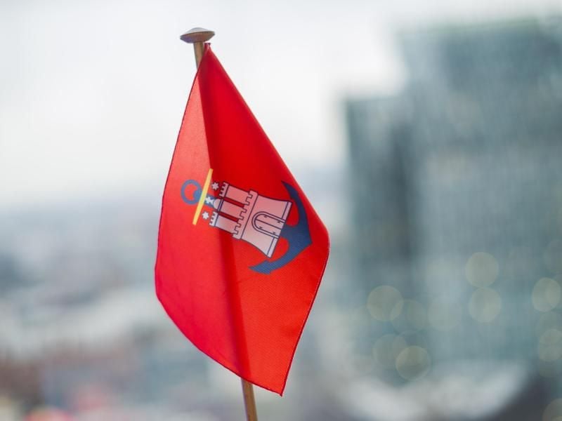 Das Logo der HPA (Hamburg Port Authority) in Hamburg. Foto: Lukas Schulze/Archiv