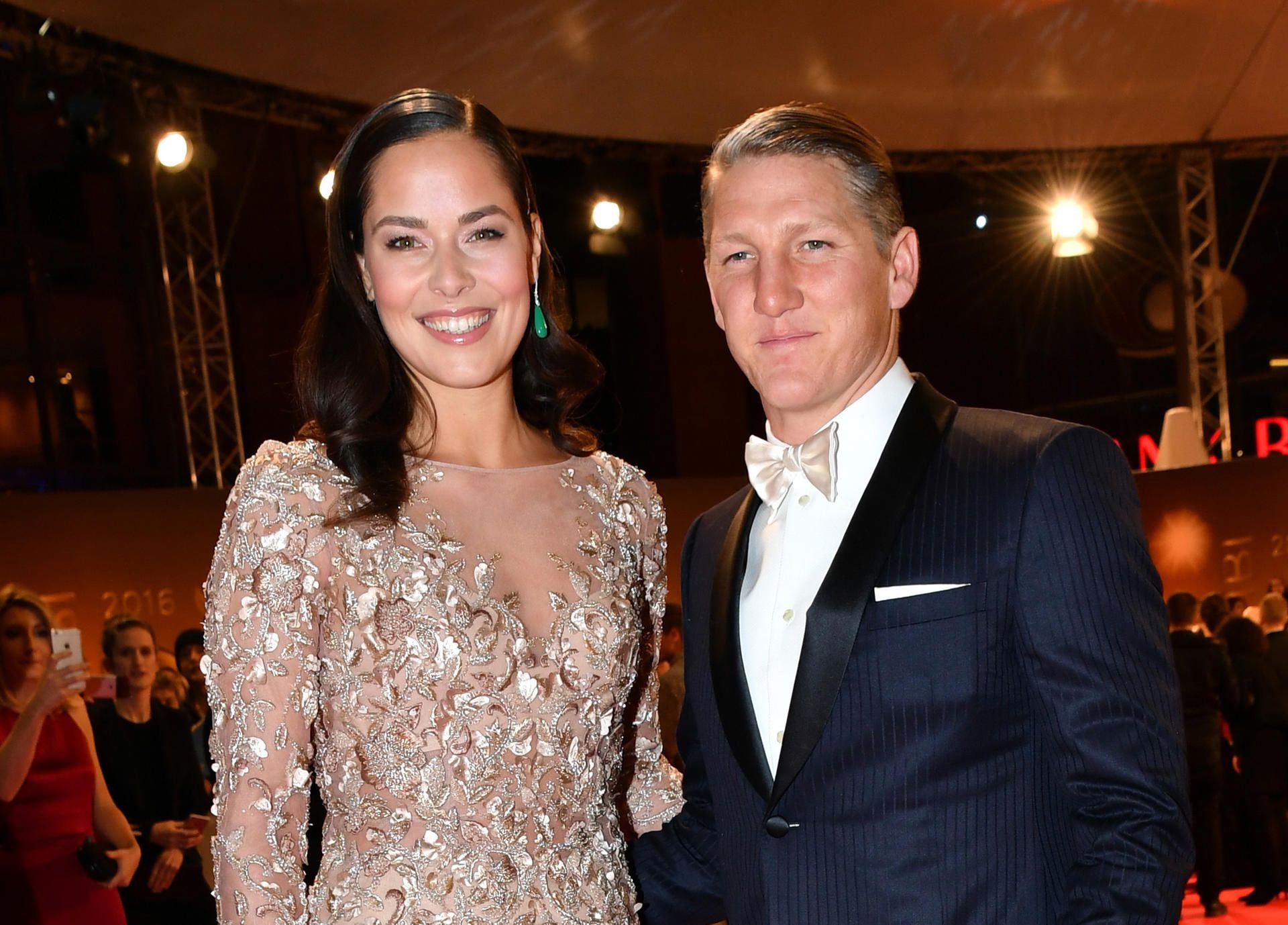 Sind glückliche Eltern: Bastian Schweinsteiger und Ana Ivanovic (l.).