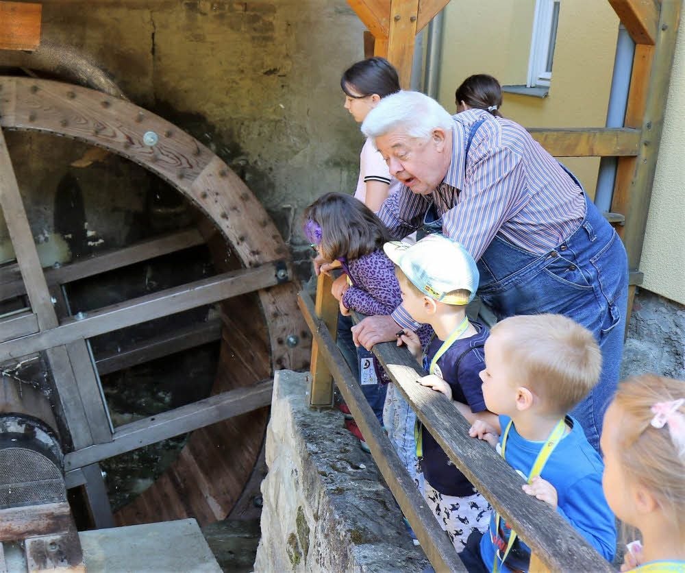 Der Verein zum Erhalt der Wassermühle Klein Quenstedt bietet auch Führungen nur für Kinder an.