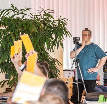 Die Abgeordneten stimmen gegen Filmaufnahmen.