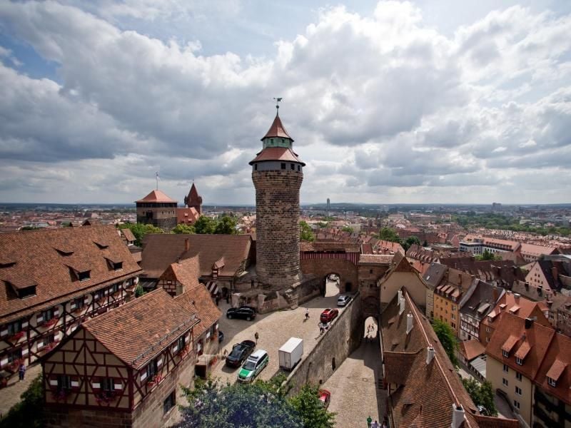 Blick auf die Kaiserburg in Nürnbergs Altstadt. Foto: Daniel Karmann/dpa