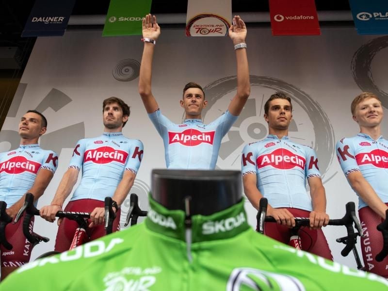 Nils Politt (M) fährt für das Team Katusha Alpecin bei der Deutschland-Tour. Foto: Bernd Thissen