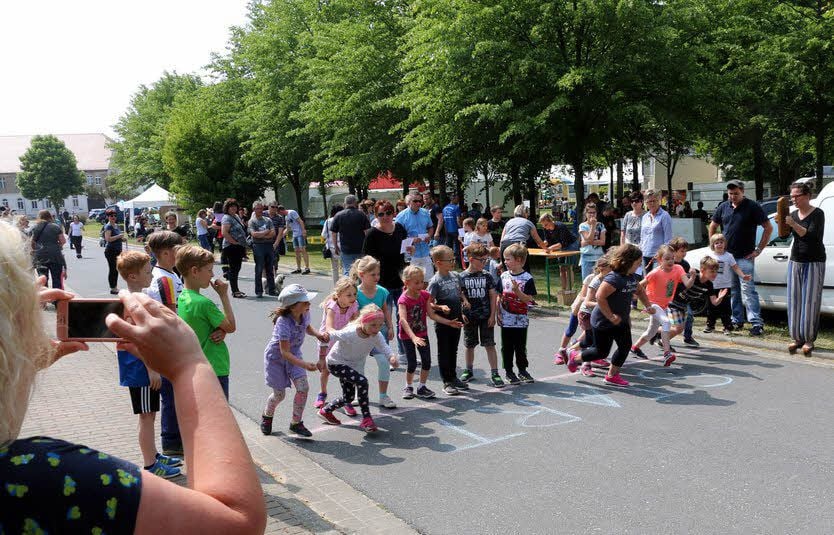 Zu den Neuheiten in Prettin gehörte auch der Bambini-Festlauf. Mädchen und Jungen gingen in vier Altersklassen an den Start.