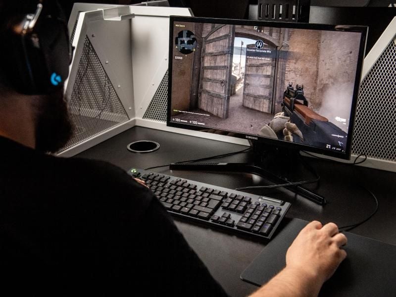 100 Thieves hat sich von seinem Counter-Strike-Team getrennt. (Symbolbild). Foto: Zacharie Scheurer/dpa-tmn/dpa