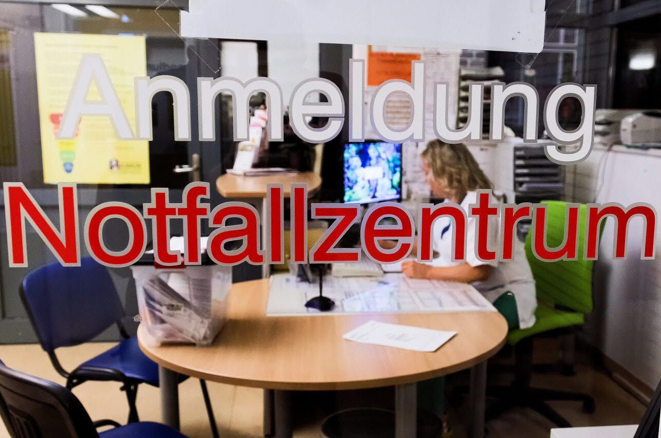 Zehntausende Patienten werden jedes Jahr im Carl-von-Basedow-Klinikum behandelt. Nun wird eine Holding mit dem Burgenlandkreis diskutiert.