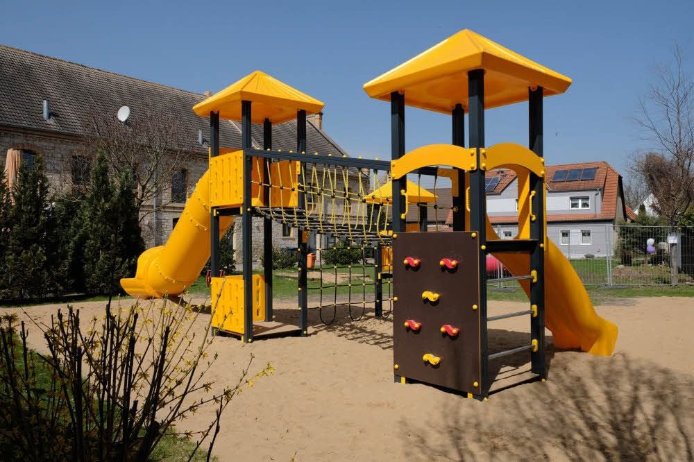 Blicke auf den Bennstedter Spielplatz: Ein Paradies zum Klettern und Rutschen.