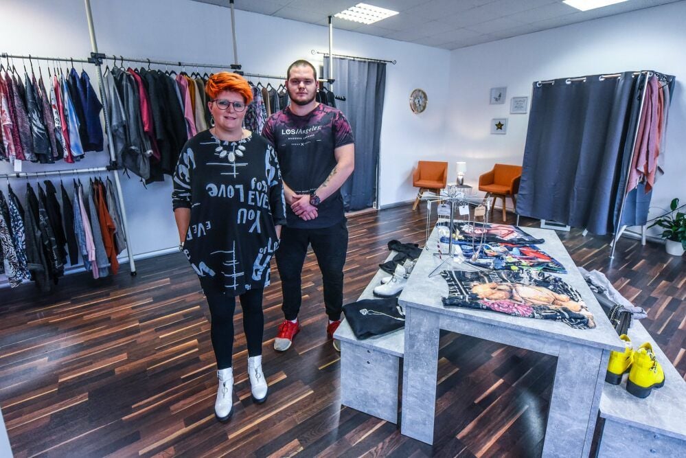 Geschäftsführer Fabian Faltinsky und seine Mutter Mandy bieten italienische Mode für Damen an.