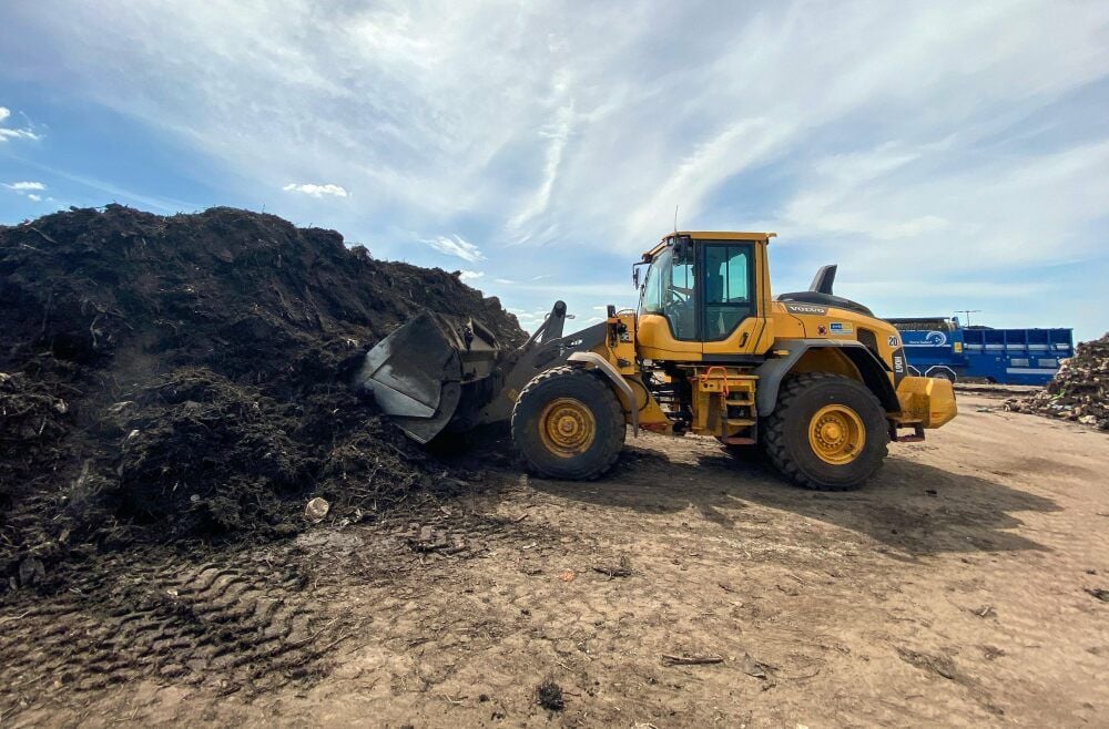 Kompostierung auf dem Dach Dessaus, dem Scherbelberg. Dort wurde für rund 7 Millionen Euro eine Biovergärungsanlage gebaut.