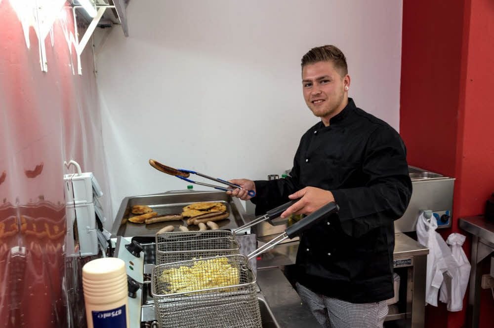 Inhaber Bastian Riesing steht gerne in der Küche.