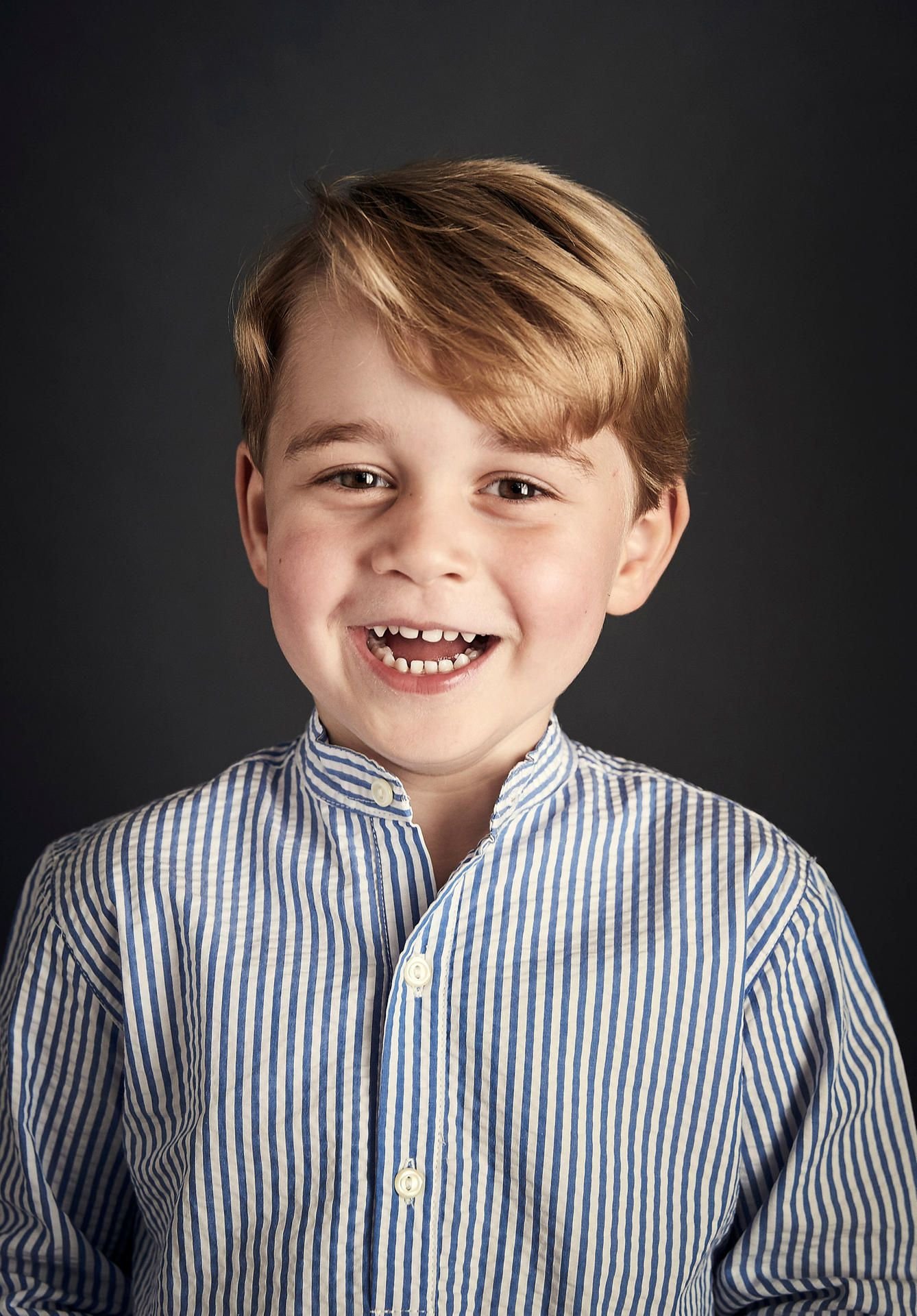 Das Foto von Ende Juni 2017 und herausgegeben am 21.07.2017 zeigt den britischen Prinzen Georg im Kensington Palast in London (Großbritannien).