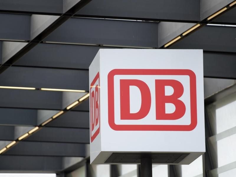 Das Verwaltungsgebäude der Deutschen Bahn AG in Berlin. Foto: Rainer Jensen/Archiv