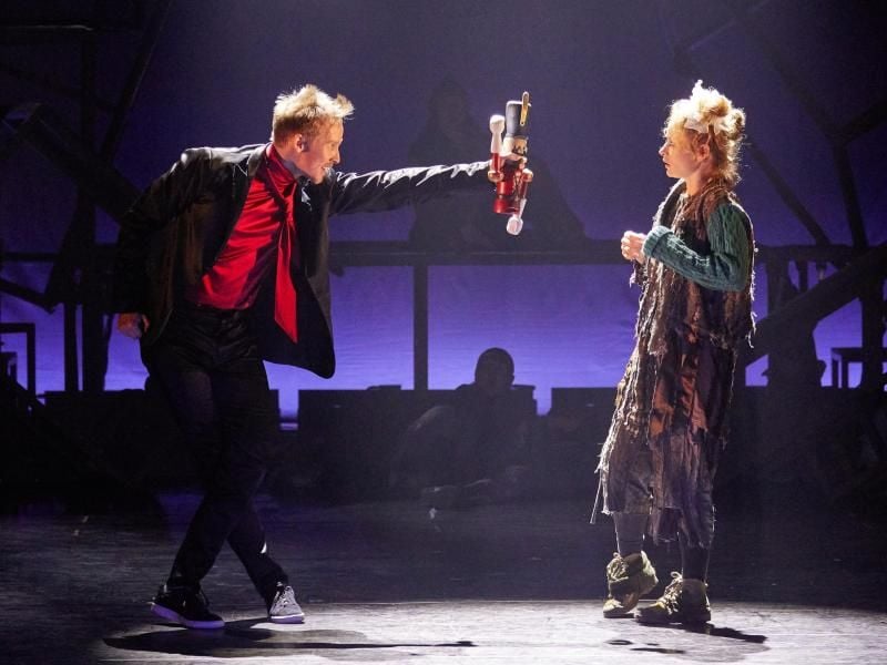 Johan Forsberg und Ellen Lindblad im Streetdance-Stück „The Nutcracker Reloaded”. Foto: Georg Wendt
