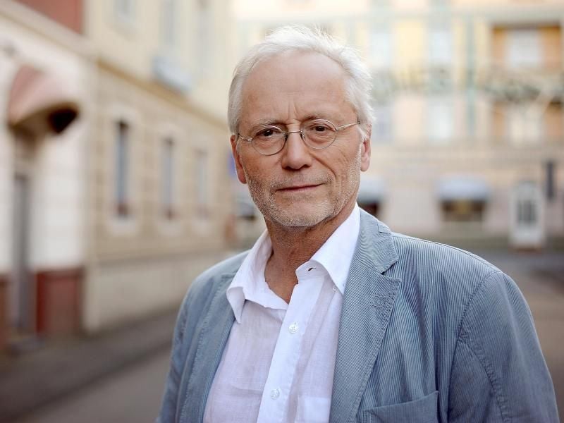 Joachim Hermann Luger 2013 in der Kulisse der Fernsehserie "Lindenstraße". Foto: Henning Kaiser