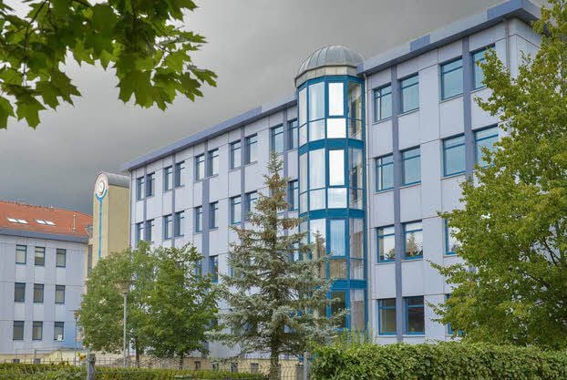 Die „Dr. S. Hahnemann Schule“ sucht neues Personal.