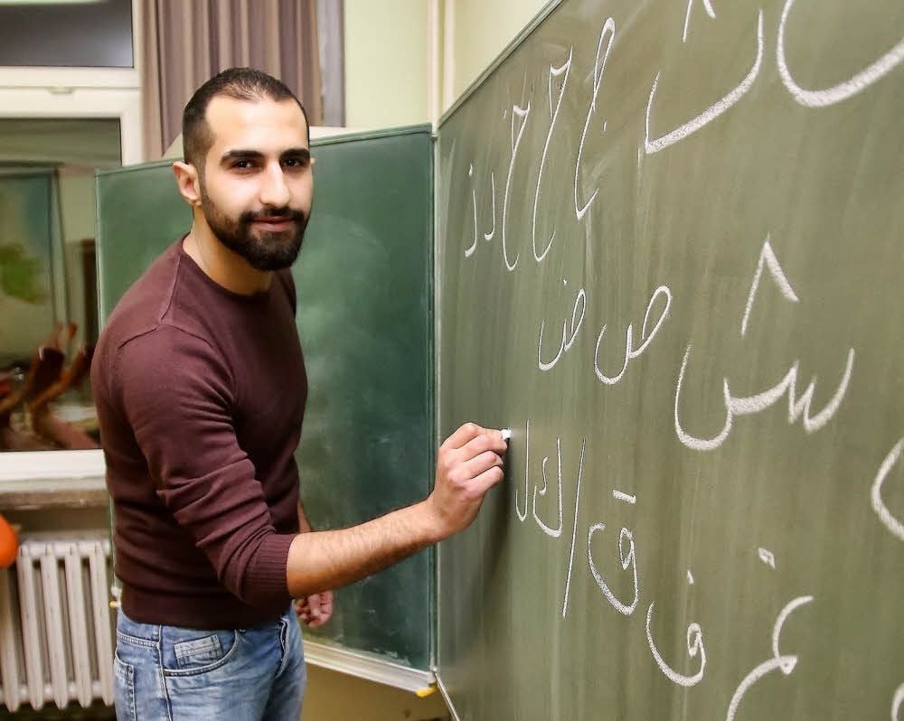 Der 23-jährige Omar Salém lebt in Sangerhausen und gibt an der Volkshochschule einen Arabisch-Kurs.
