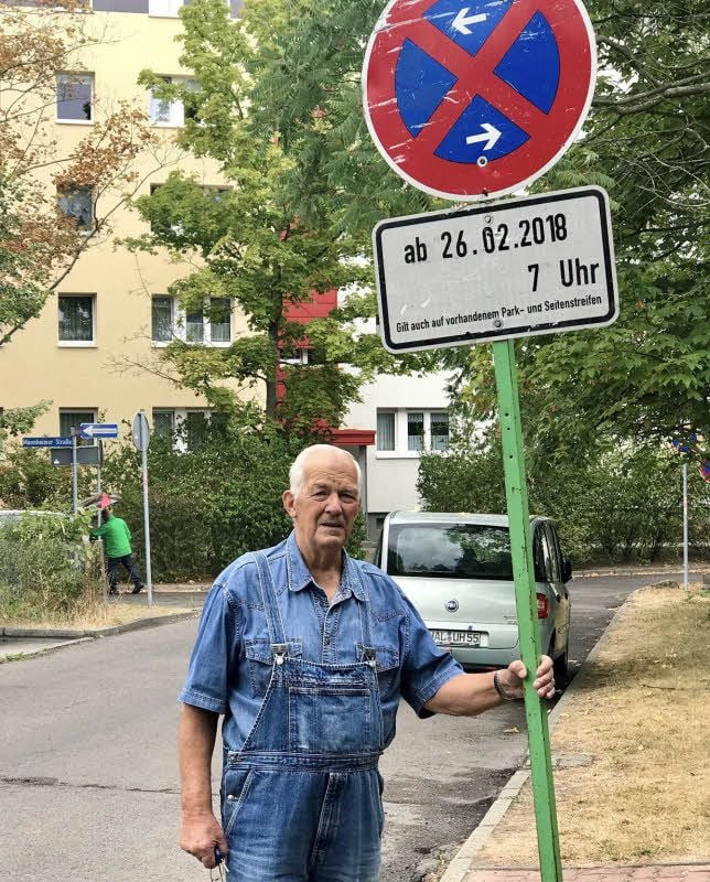 Hermann Billep ist bedient: „Die Schilder gehen uns auf die Nerven“, sagt er.