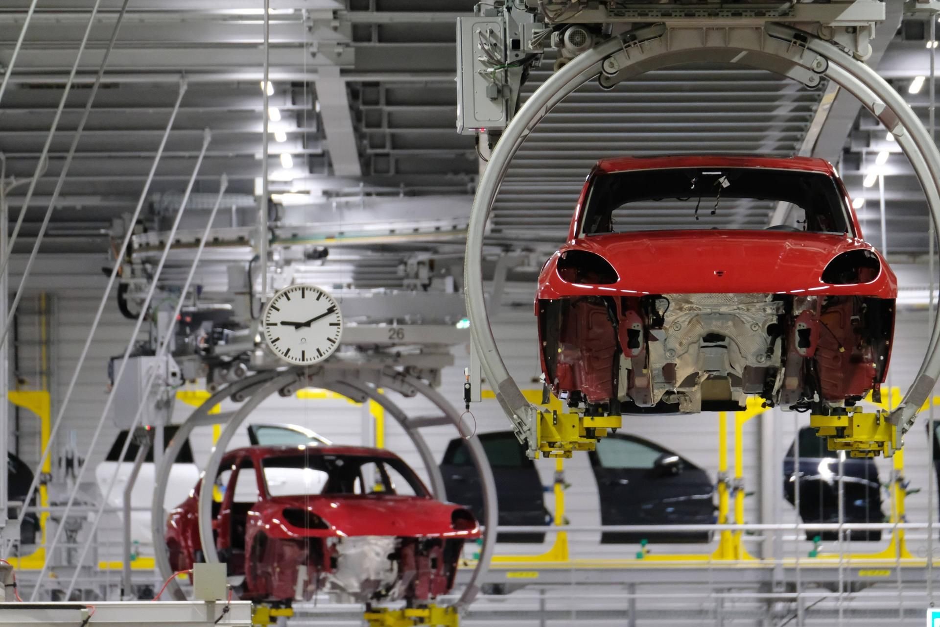 Porsche Leipzig streicht vorübergehend die Montage-Nachtschicht. (Archivbild)
