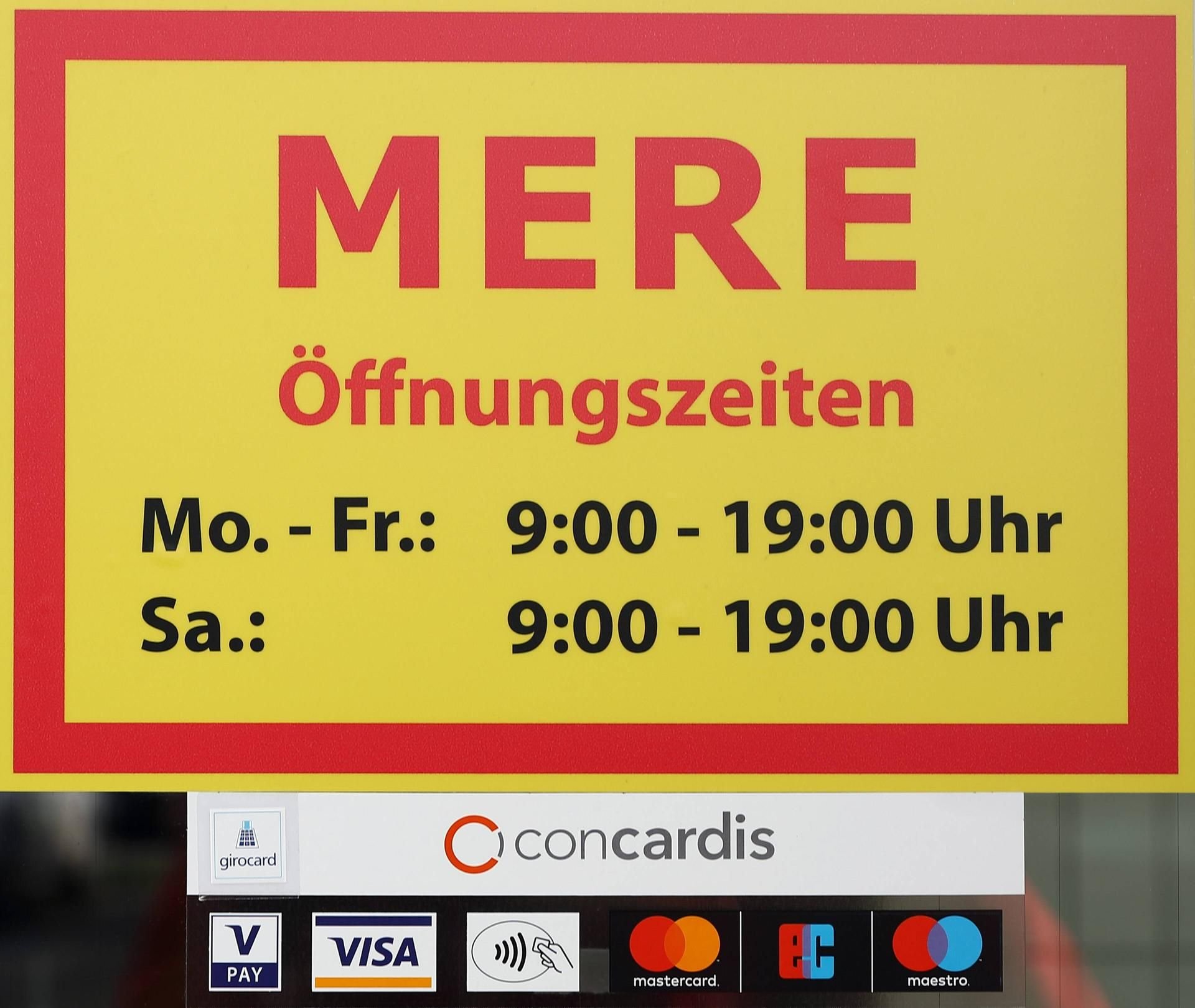 Mere, der Lebensmittel-Discountmarkt des russischen Unternehmens Torgservis, wirbt mit Tiefstpreisen.