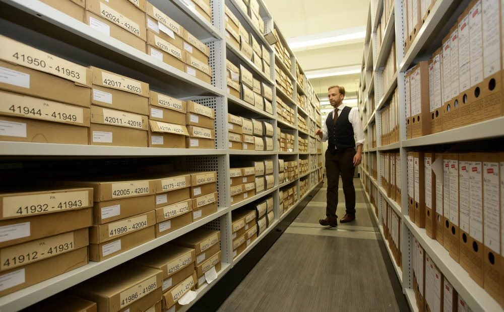 Vier Kilometer geballtes Wissen stapeln sich in den Regalreihen im Archiv der Universität. Das zählt jetzt zu den modernsten Deutschlands.