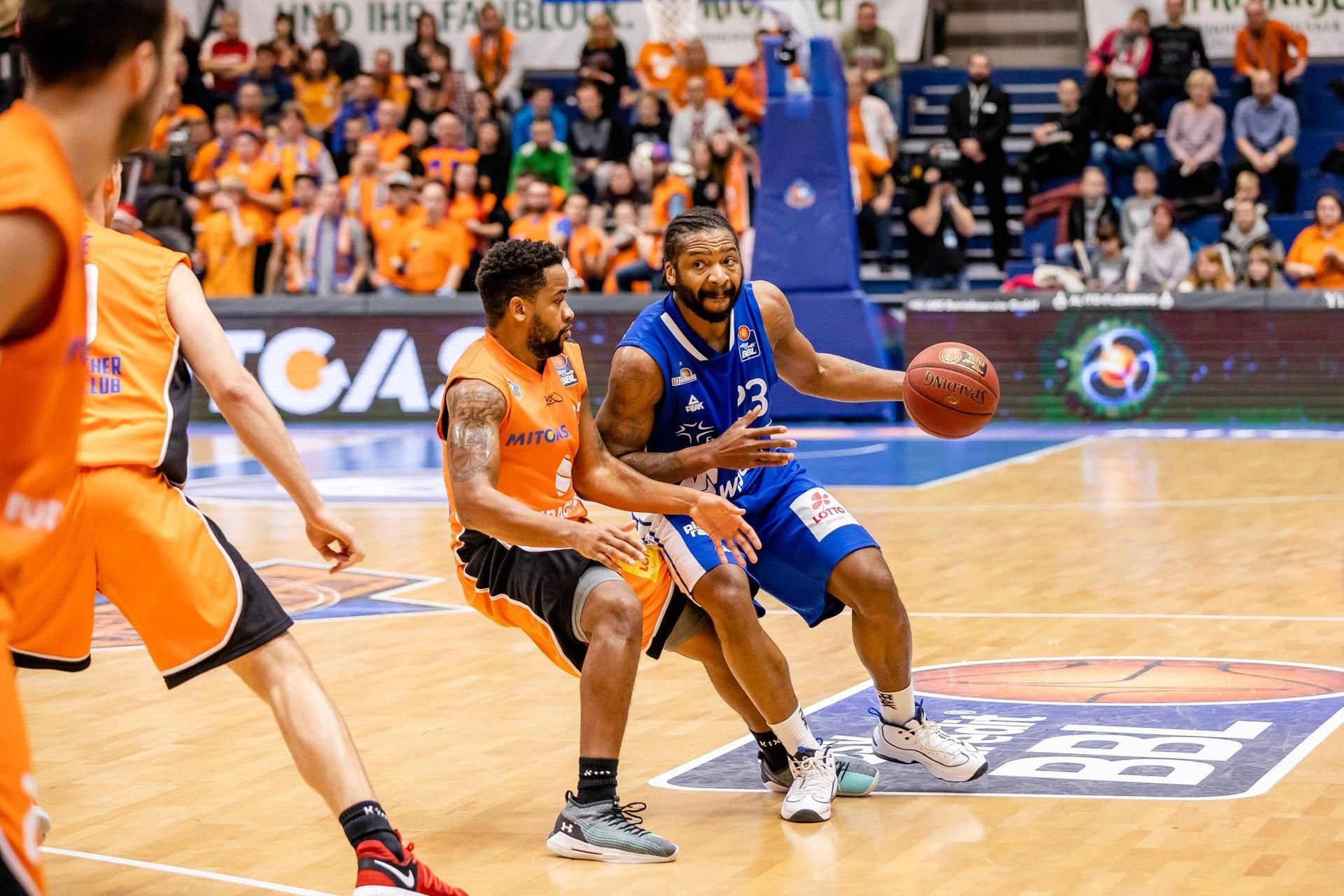 Trevor Releford ist mit 22 Punkten bester Werfer des MBC.