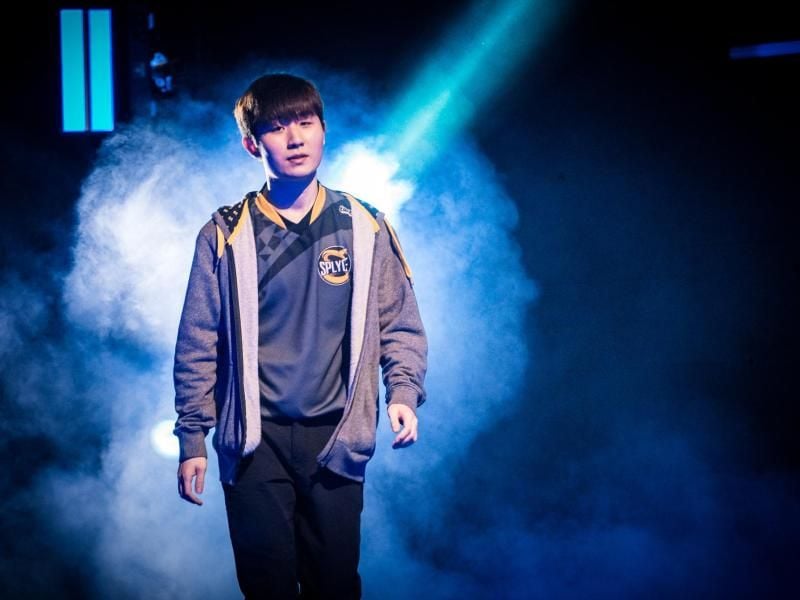 Im Finale der War Chest Team League konnte unter anderem TY sein Match gewinnen. Foto: Helena Kristiansson/Blizzard Entertainment/dpa
