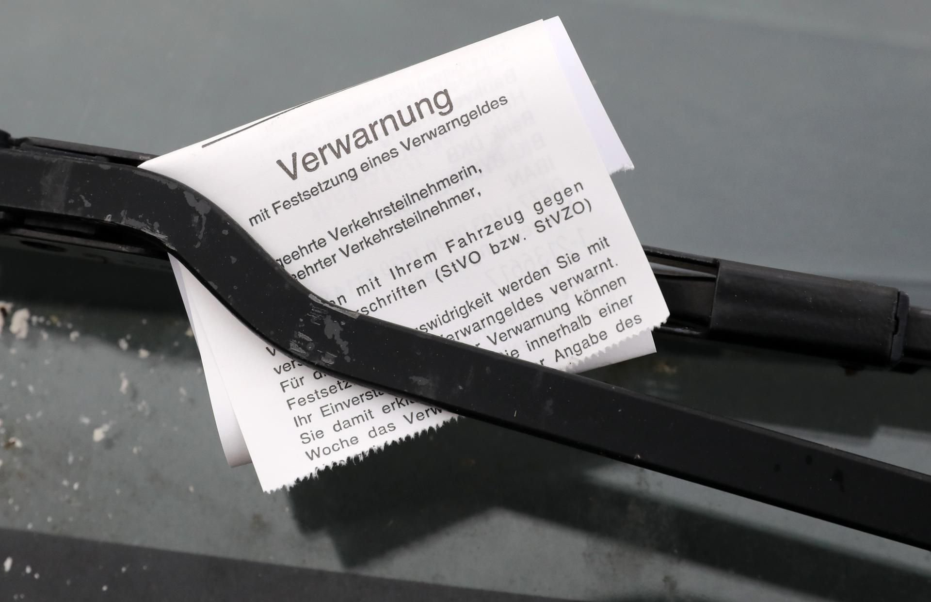 Kommunen dürfen keine Strafzettel durch private Unternehmen verteilen lassen. (Symbolbild)