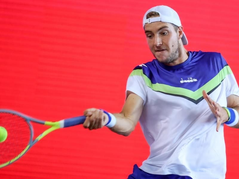 Jan-Lennard Struff ist auch in Halle/Westfalen am Start. Foto: Andreas Gora/dpa