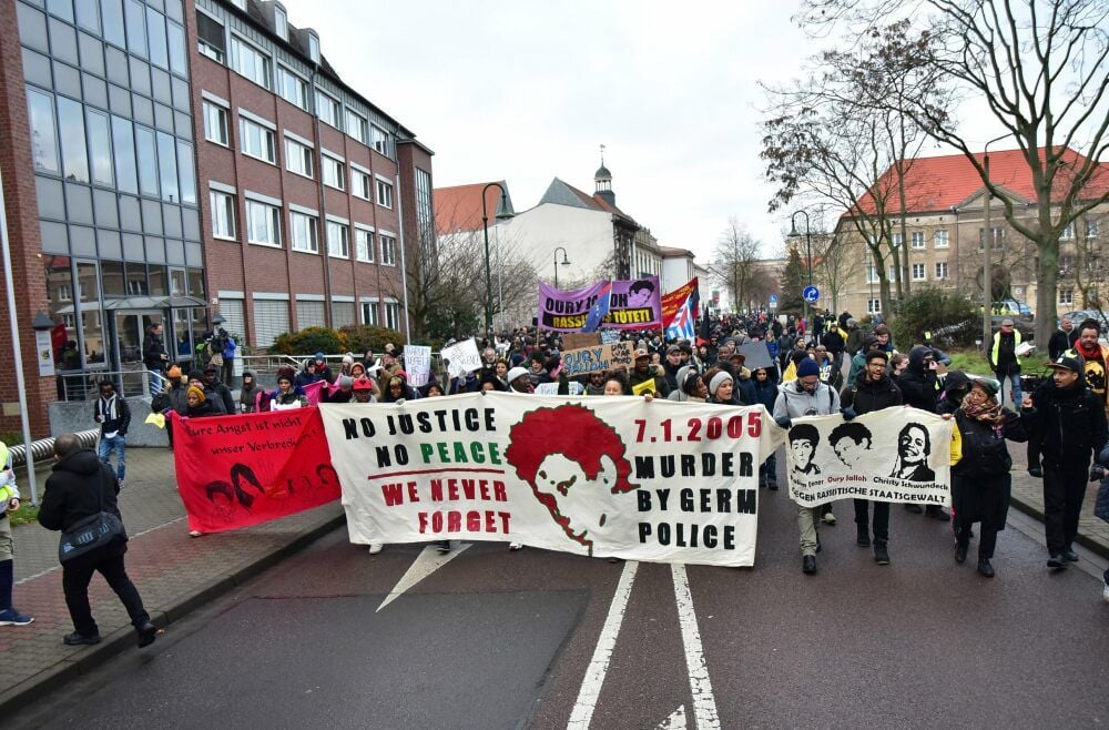 So sah es im Vorjahr am 7. Januar aus: 650 Demonstranten zogen durch Dessau. In diesem Jahr wird die Kundgebung deutlich kleiner und unter den Eindämmungsregeln gegen das Coronavirus stattfinden.