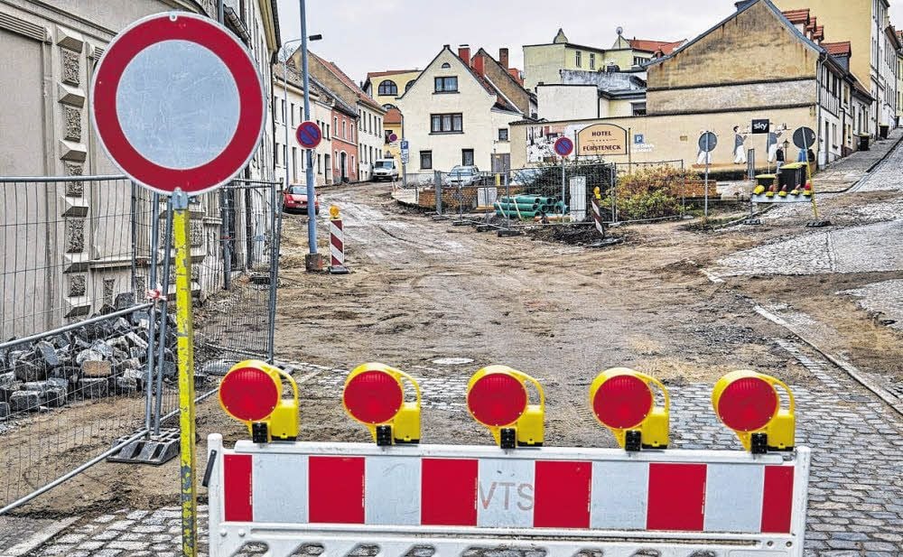 Im Bernburger Kugelweg sollen die Arbeiten nun schon am 7. Januar fortgesetzt werden.