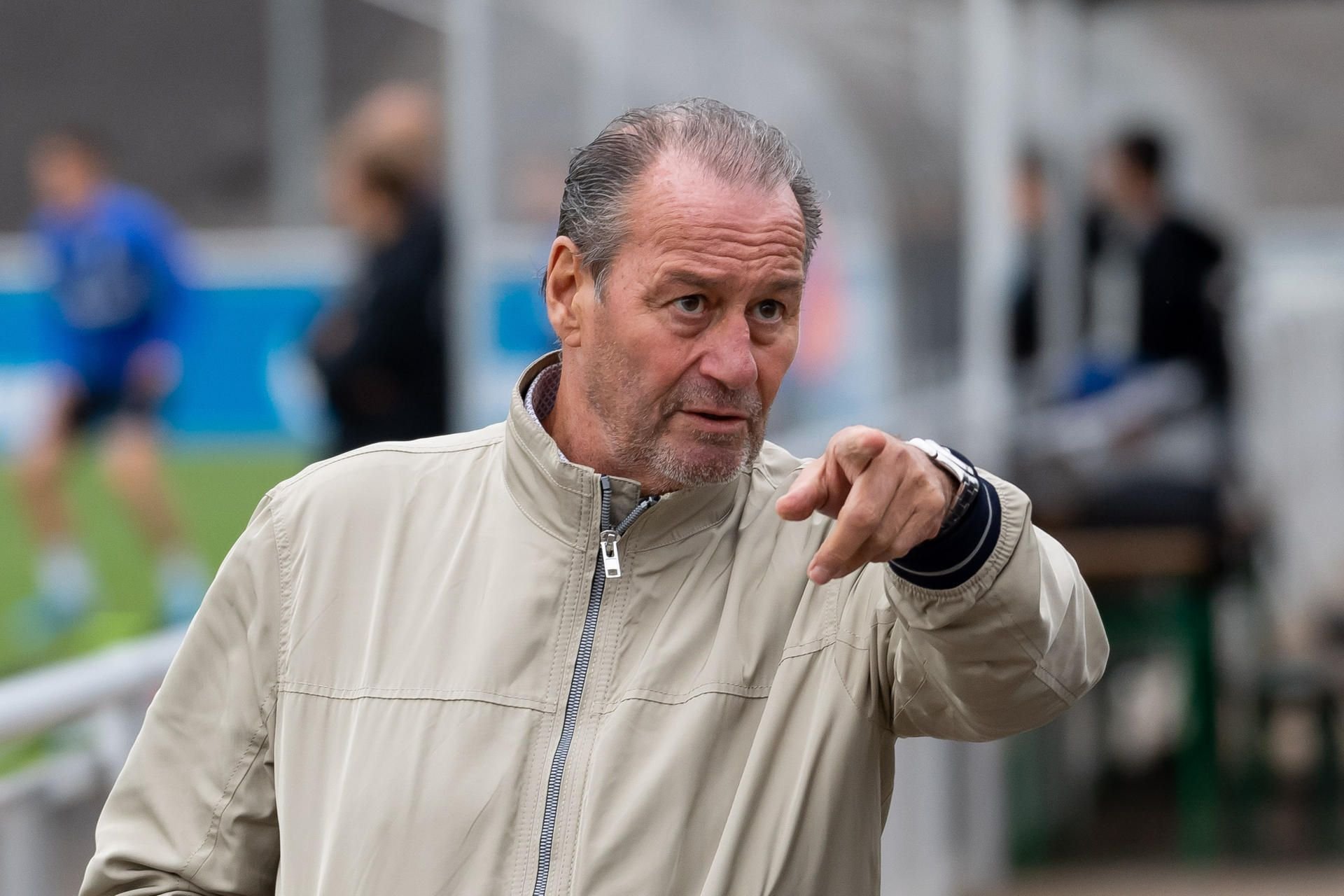 Huub Stevens übernimmt beim FC Schalke 04 den Trainerposten für zwei Spiele.