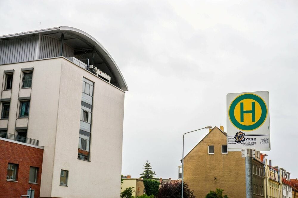 Die neue Haltestelle in der Katharinenstraße am Stift