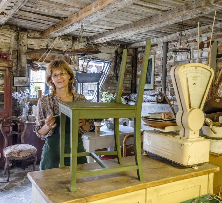Steffi Naumann, Kakau, Kirchweg 2, öffnet am Gartenreichtag ihr Atelier.