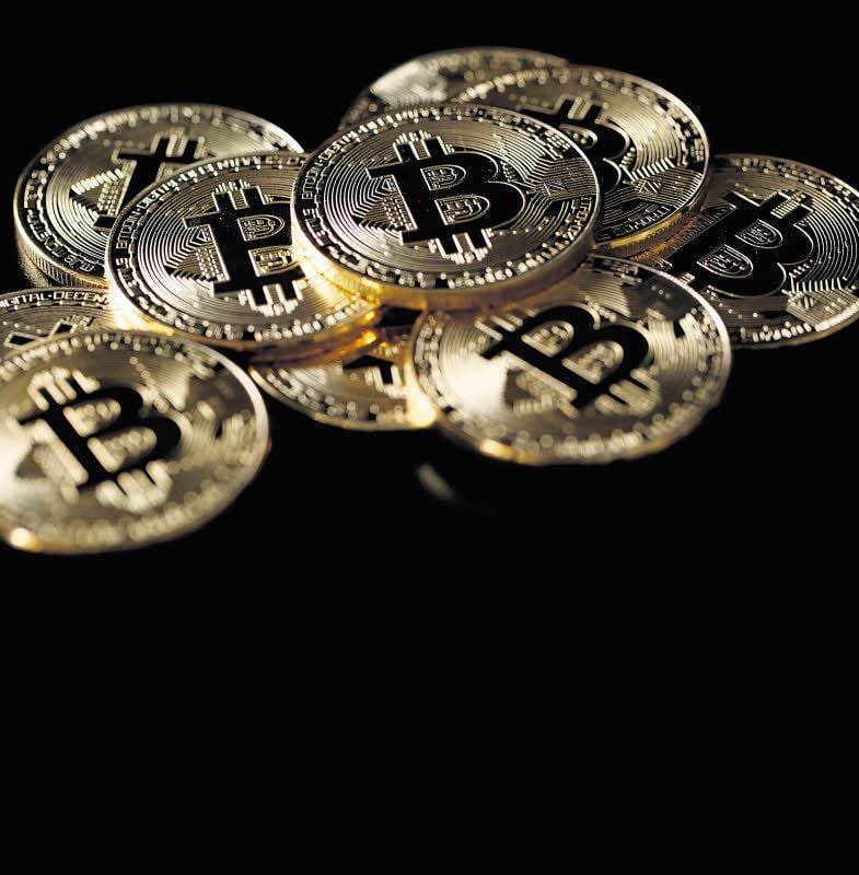 14.000 Prozent hat der Bitcoin in den vergangenen fünf Jahren an Wert gewonnen, allein in den vergangenen zwölf Monaten waren es fast 2.000 Prozent.