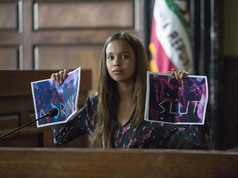 Jessica Davis (Alisha Boe) war eine gute Freundin von Hannah (Katherine Langford). Aber auch sie taucht auf deren Kassetten auf. Foto: Beth Dubber/Netflix