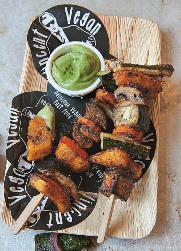 Im Buch zum Truck gibt es Köstliches wie Ofengemüse mit Avocado-Dip.