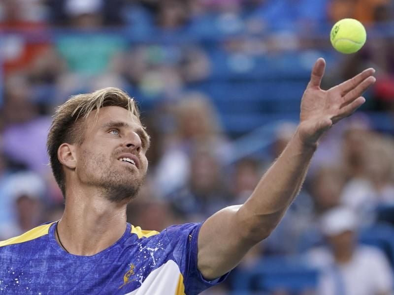 Peter Gojowcyzk unterliegt bei seiner Zweitrundenpartie dem Schweizer Roder Federer. Foto: John Minchillo/AP