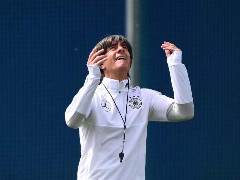 Joachim Löw bestimmt im DFB-Tross jede Kleinigkeit. Foto: Ina Fassbender